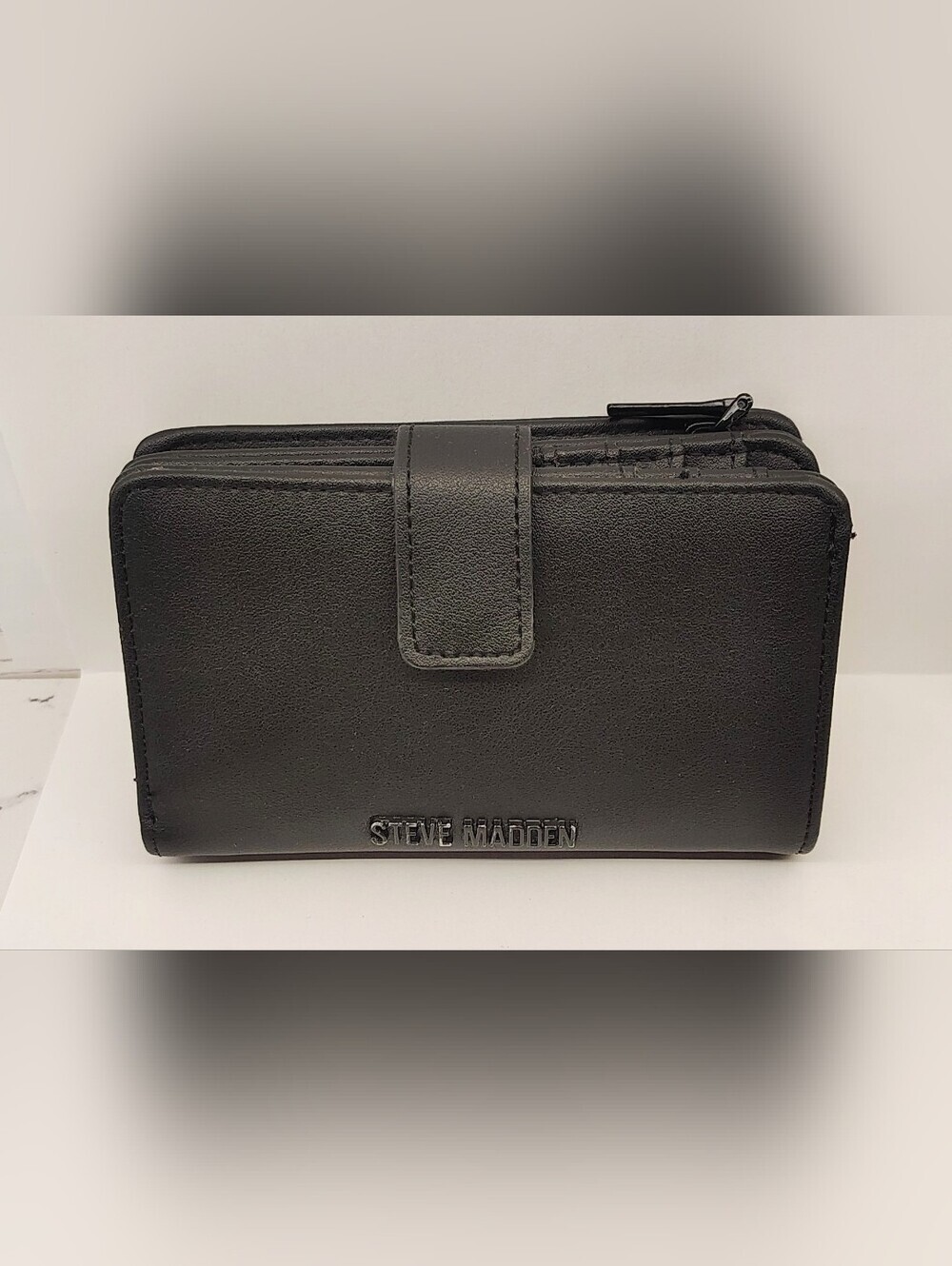 Free w/ Purchase Steve Madden Black Zip Wallet  Card Coin & Key Holder